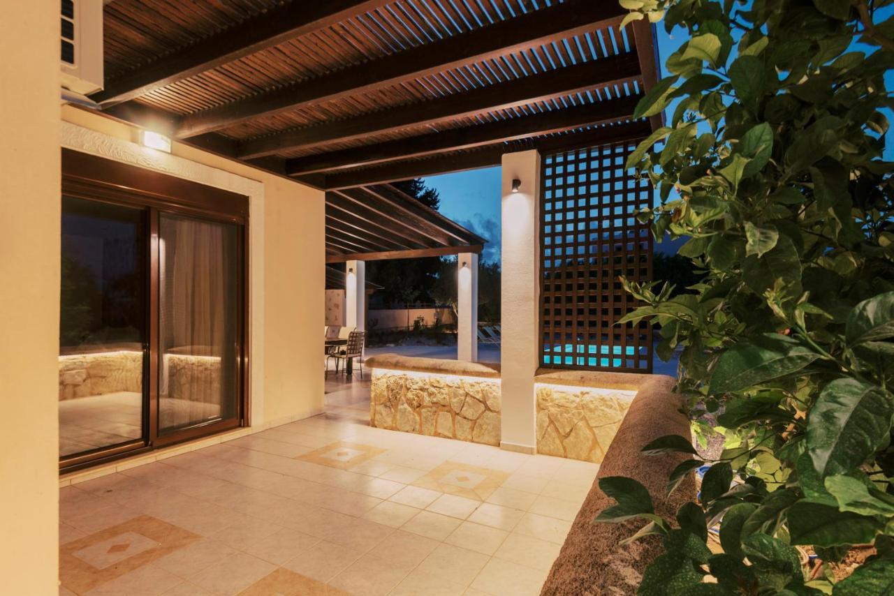 Villa Maribia With Private Pool Gennadi Bagian luar foto