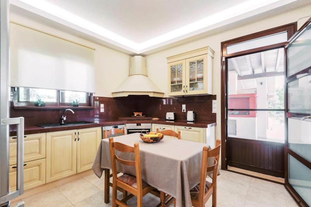 Villa Maribia With Private Pool Gennadi Bagian luar foto